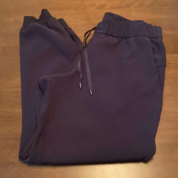 Lululemon🍋On The Fly Jogger - Picture 4 of 8